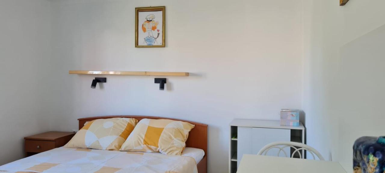 Apartmani Centar Seline Paklenica Exteriör bild